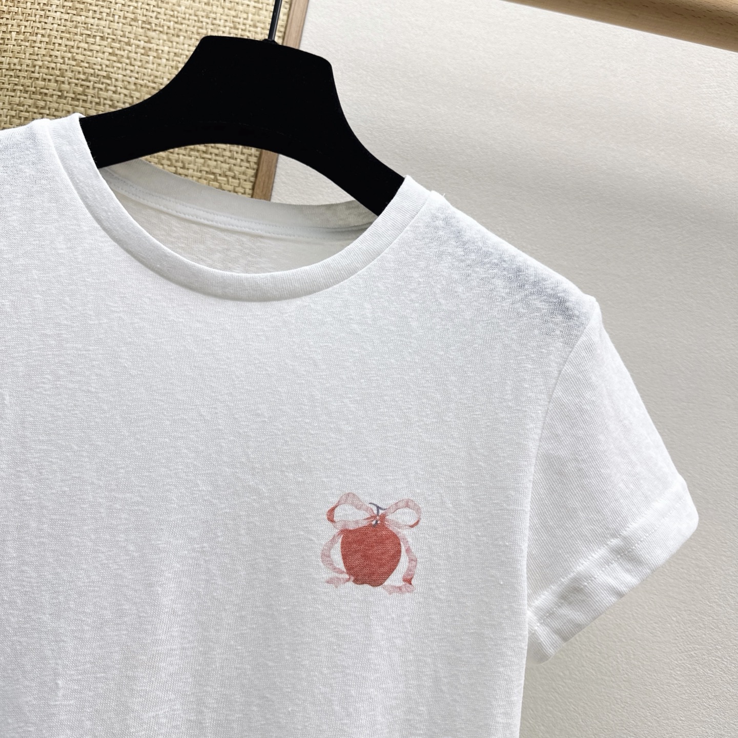 Women's short sleeves